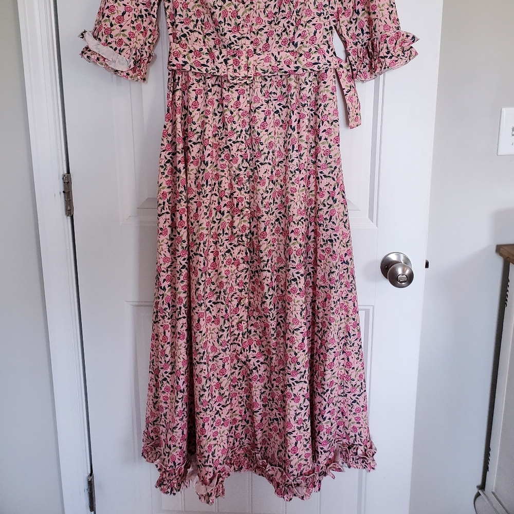 Dress - Picture 3 of 4